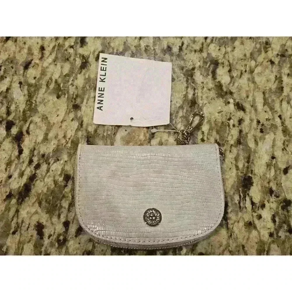 New With Tags Anne Klein Chino Colored Curved Card Case